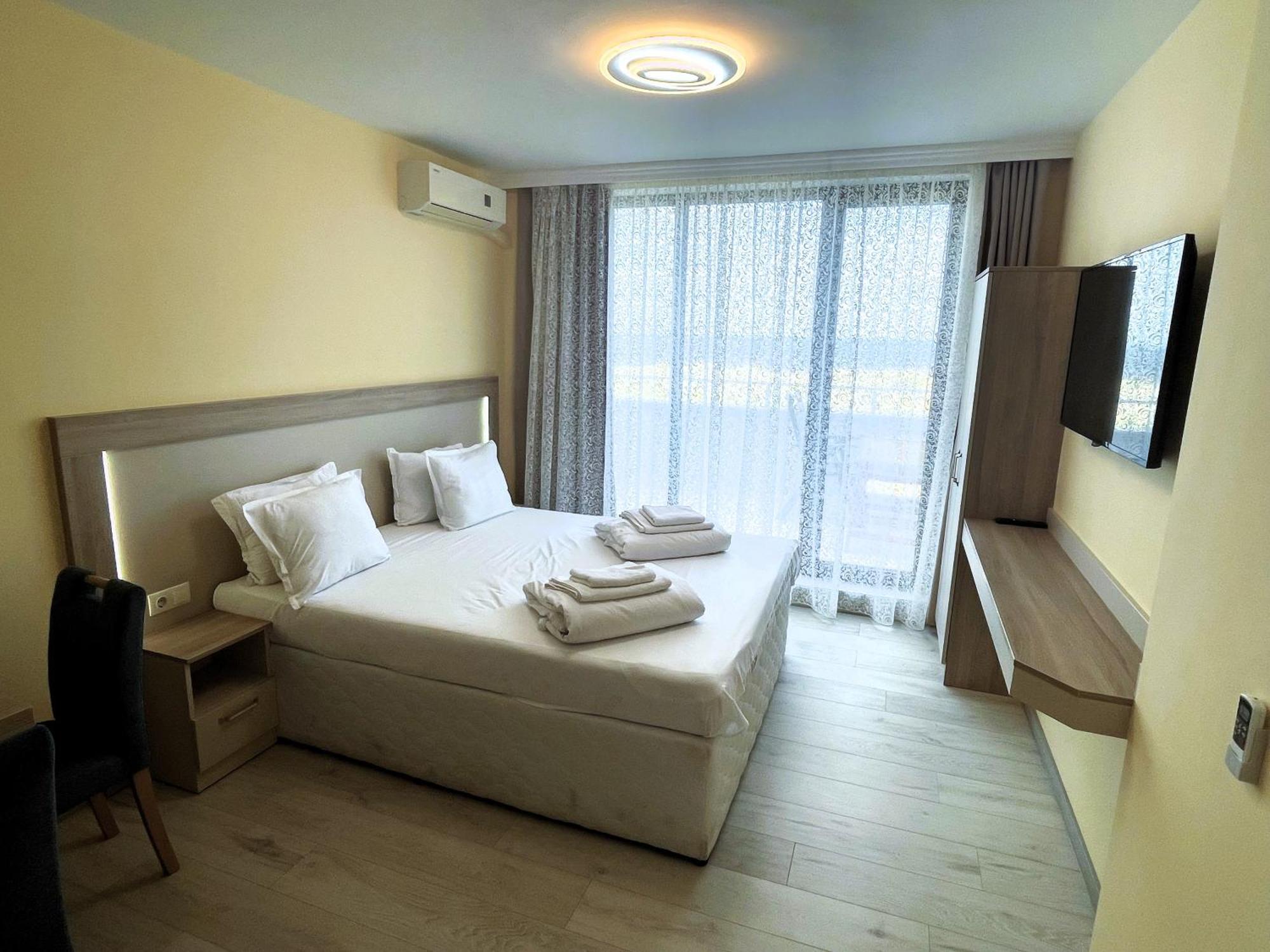 Apart-Hotel Panorama Sea Lux Primorsko Esterno foto