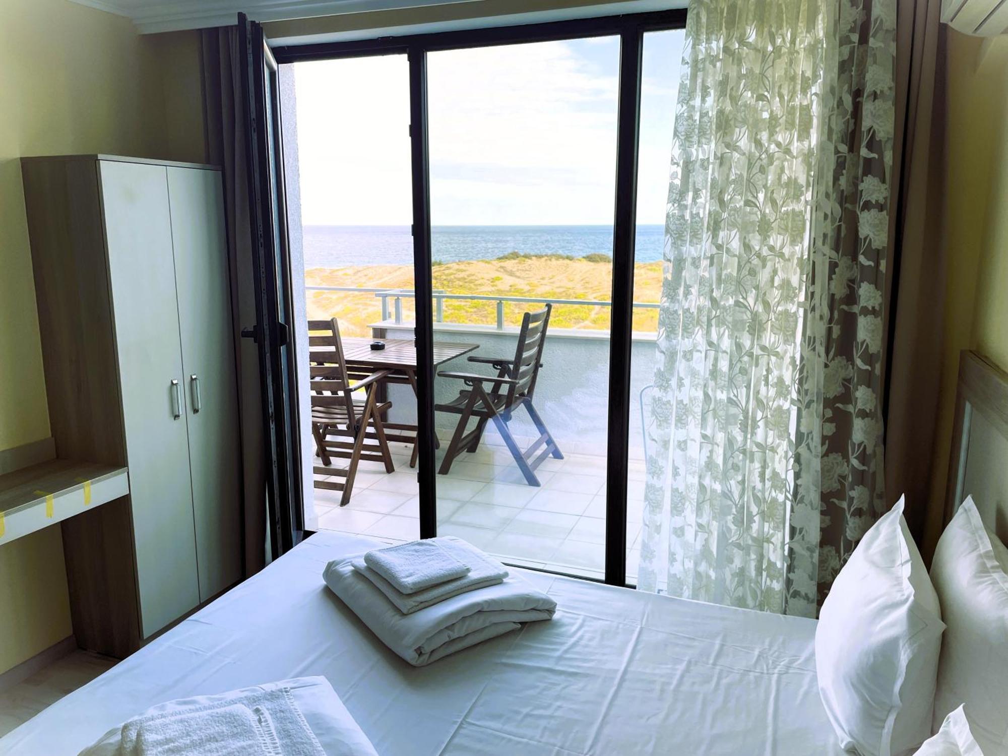 Apart-Hotel Panorama Sea Lux Primorsko Esterno foto