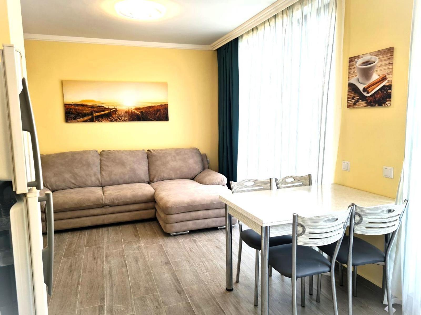 Apart-Hotel Panorama Sea Lux Primorsko Esterno foto